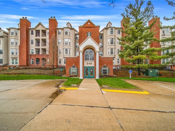 240 Fox Hollow Dr APT 400, Mayfield Heights, OH 44124