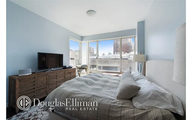Sold by Douglas Elliman | media 15