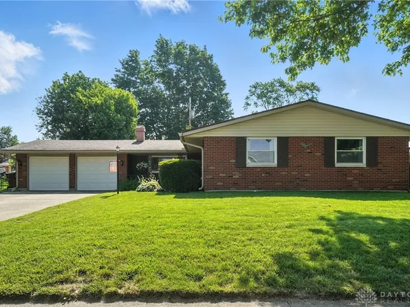 438 Coronado Dr, Fairborn, OH 45324