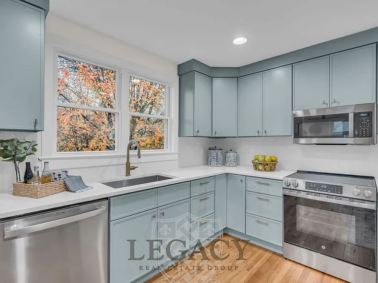 719 Woodmere Dr — Photo 6
