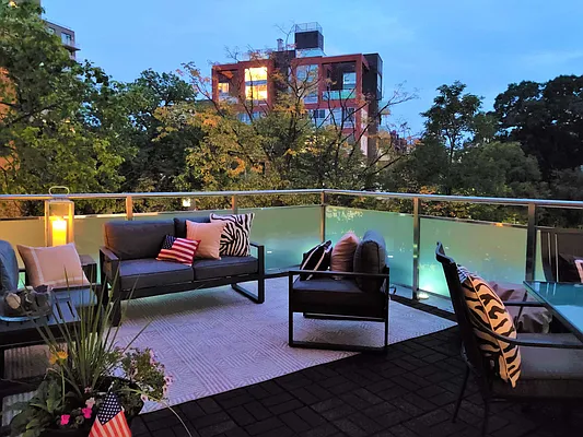 Rented by Ridgewood Capital NYC LLC | media 18