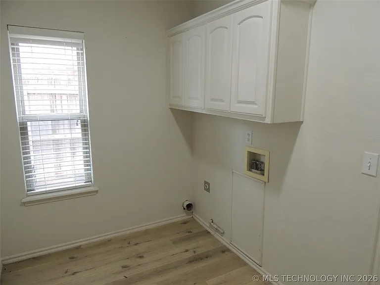 4416 W Indianola St — Photo 34