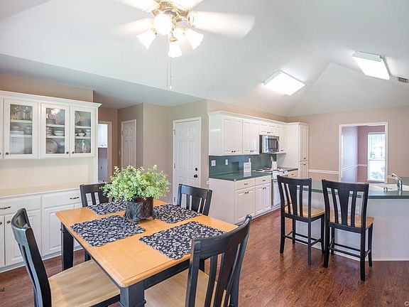 5th image of 9694 Amblewood Ln