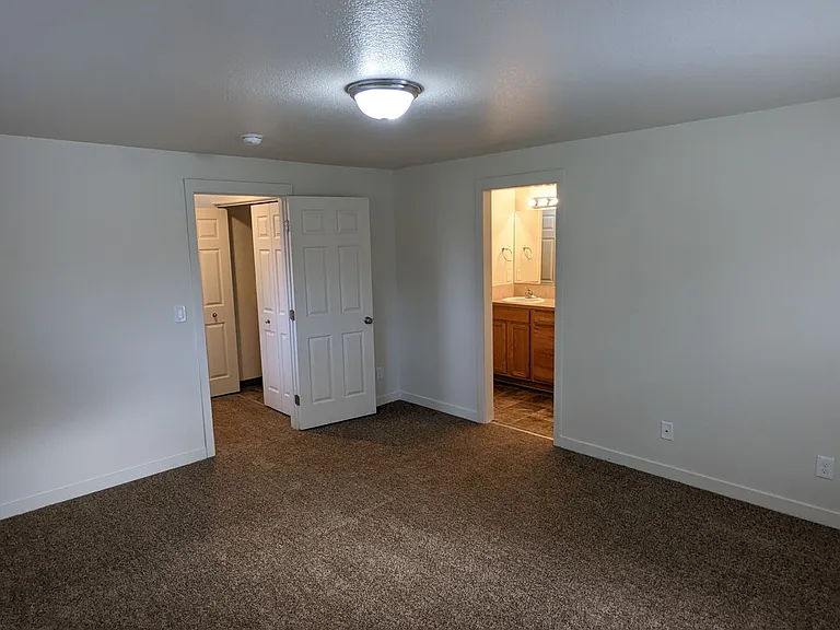 Halsey East Townhomes — Photo 169