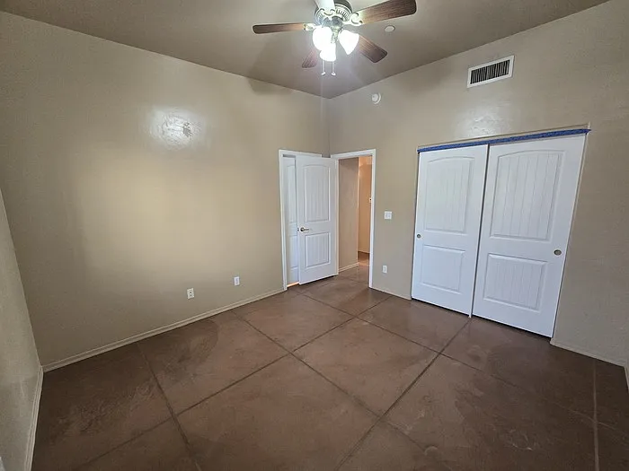 3331 E Bermuda St #5 — Photo 2