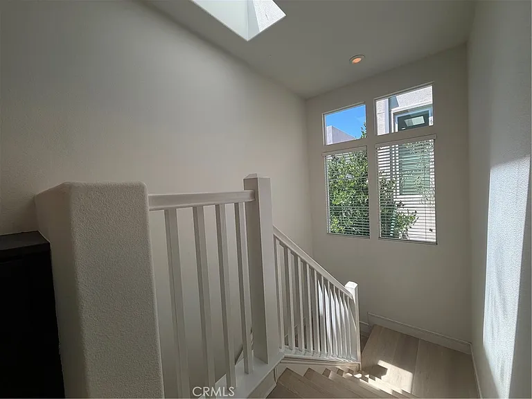 802 Beacon — Photo 15