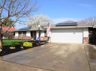 726 Kip Patrick Dr, Reedley, CA 93654