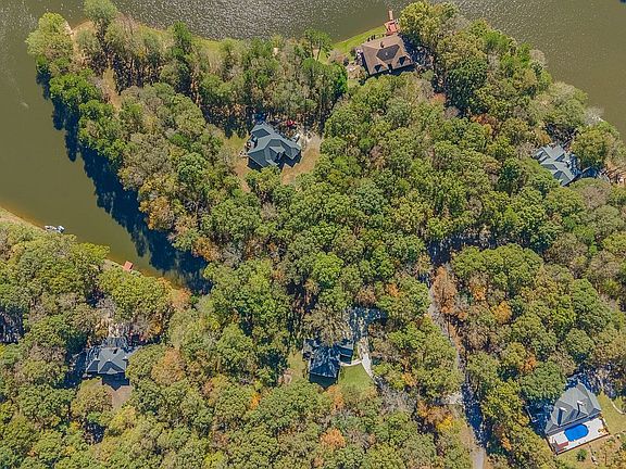 5th image of 1117 Lakeshore Dr