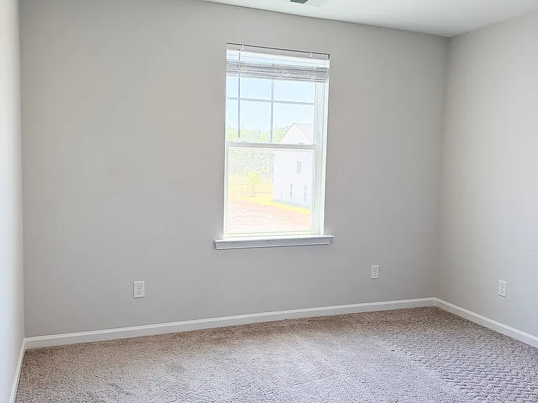 21 Jazz Dr — Photo 16