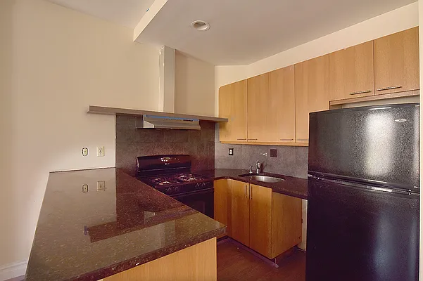 Rented by LEE & ASSOCIATES NYC RESIDENTIAL LLC | media 3