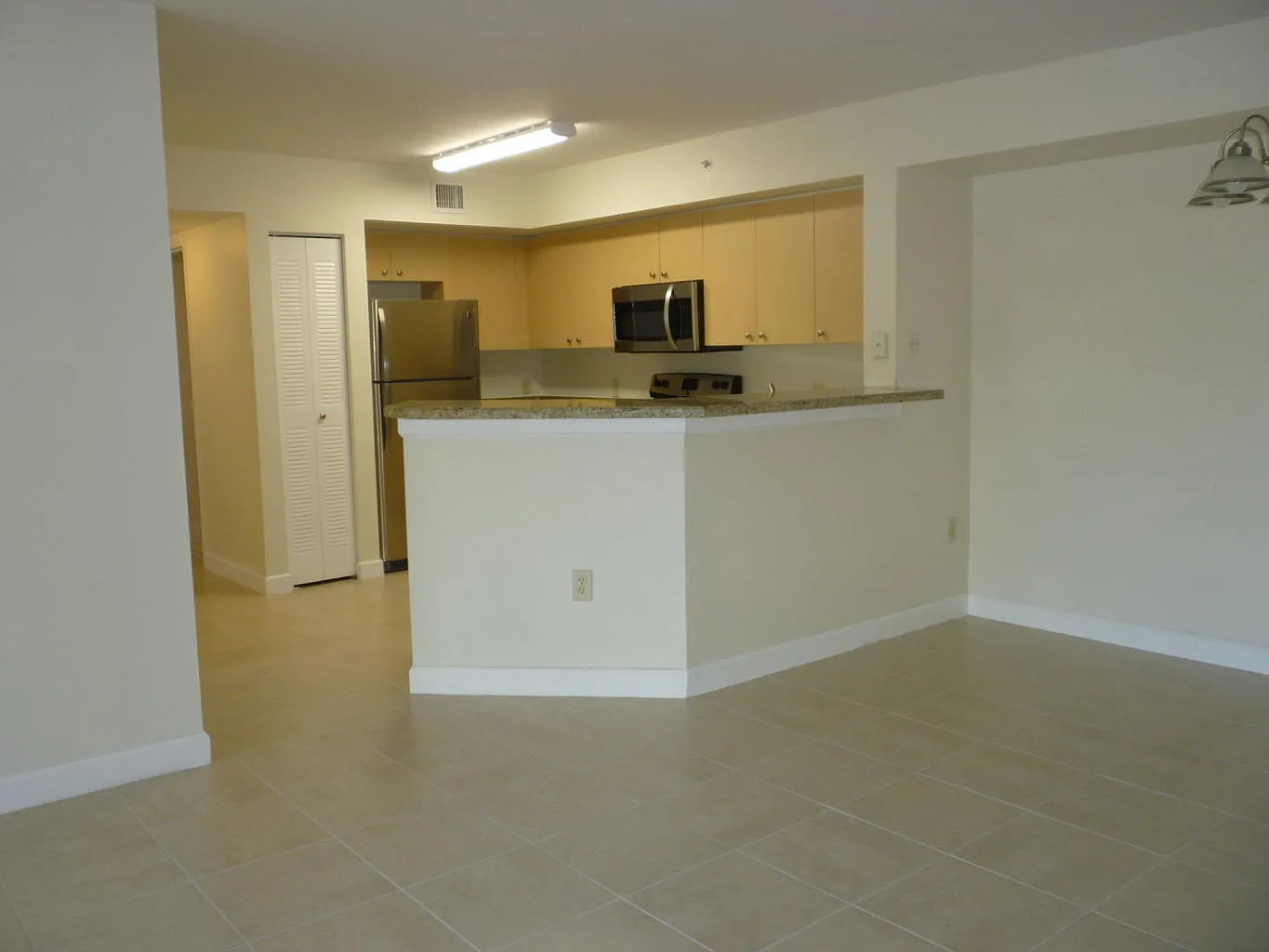 3 bed, 2.0 bath, 1300 sqft, $2,200 — Photo 1