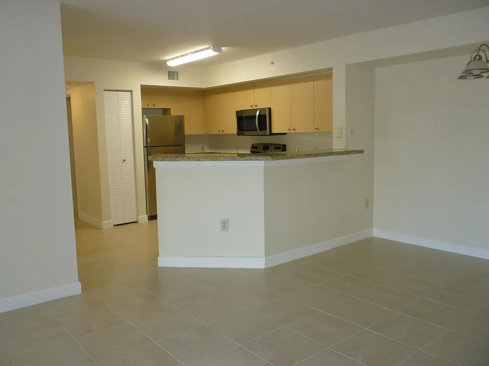 4211 San Marino Blvd #201