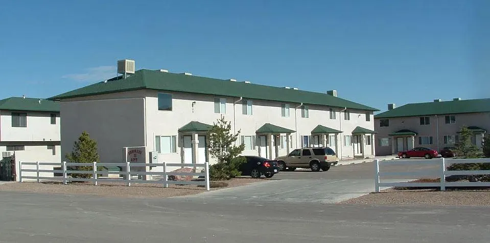 Sunrise Apartments — Photo 2