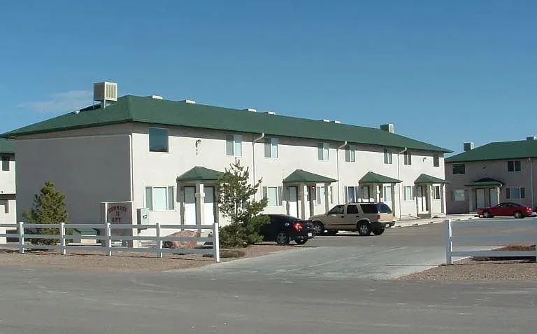 Sunrise Apartments — Photo 2