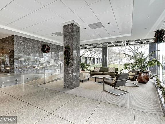 Potomac Plaza Lobby - b