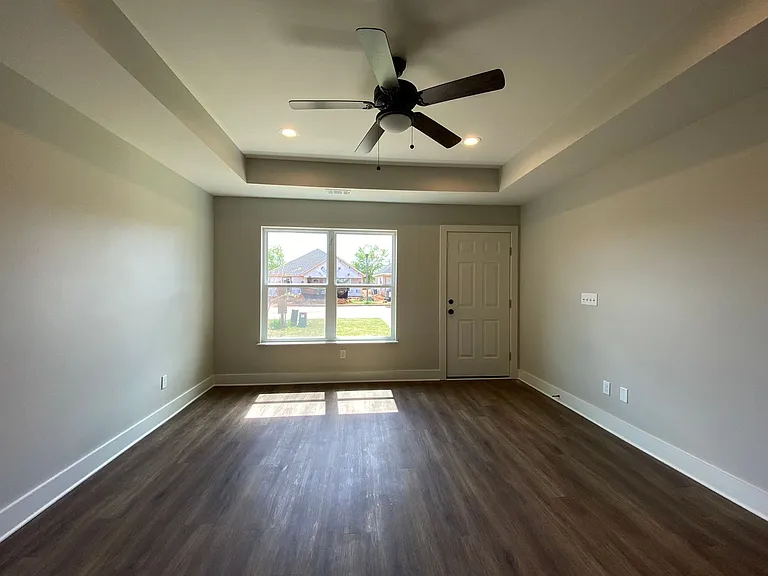 6228 Burbank Crossing Loop — Photo 7