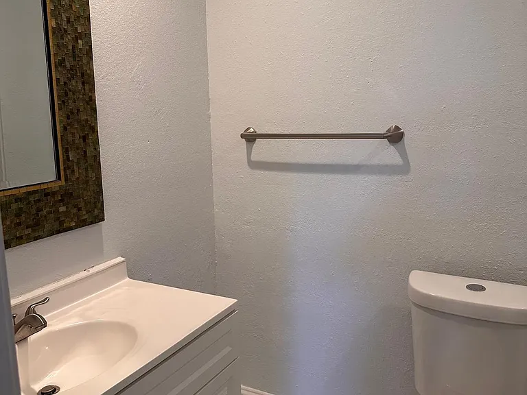 Dalewood Ln — Photo 19