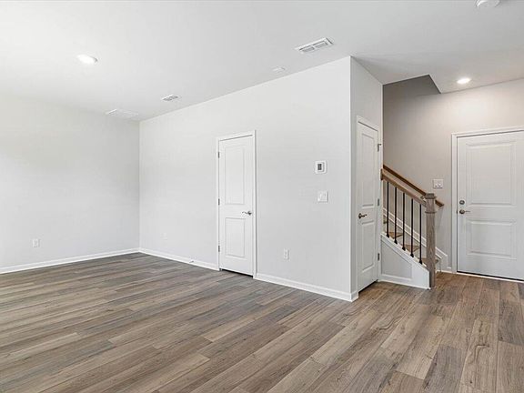 4th image of 7256 Morris Acres Rd