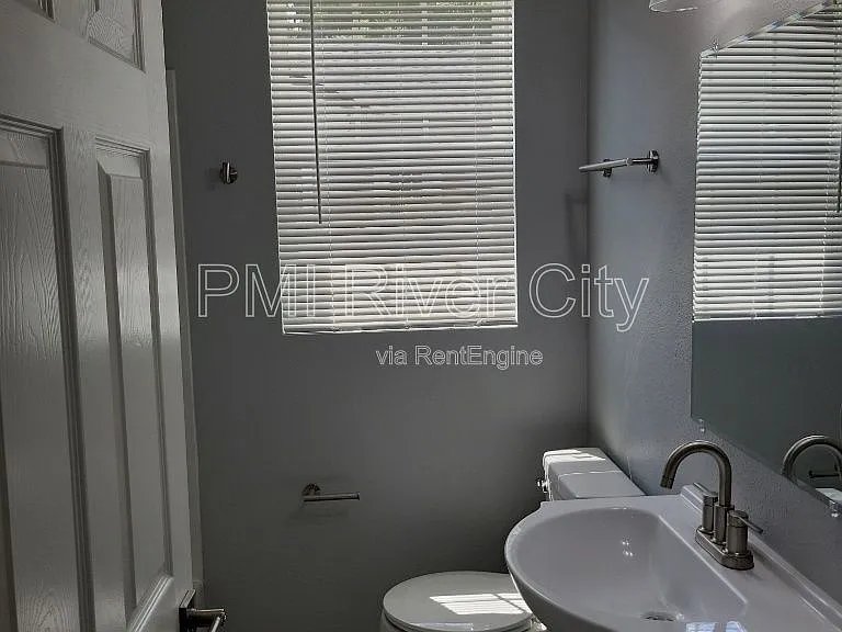 1356 River Hills Cir E — Photo 15