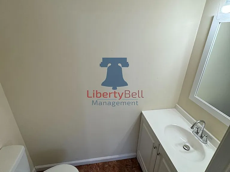 5814 Master St — Photo 13