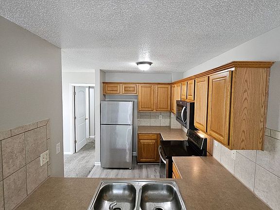 3rd image of 1010 W Linden Ave Unit A