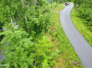 409 Loop Rd, Gatlinburg, TN 37738