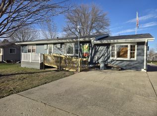 106 6th St, Durant, IA 52747