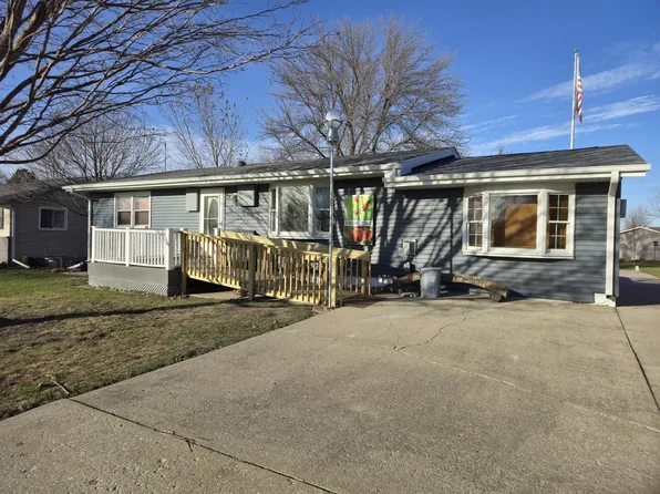 106 6th St, Durant, IA 52747