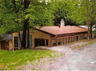 32 Bear Hill Rd, Lake Ariel, PA 18436