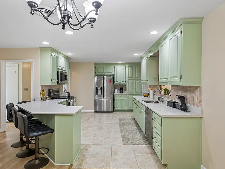 3317 Marcus Dr — Photo 4