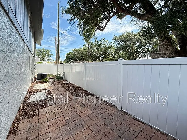 1960 Union St #41 — Photo 19
