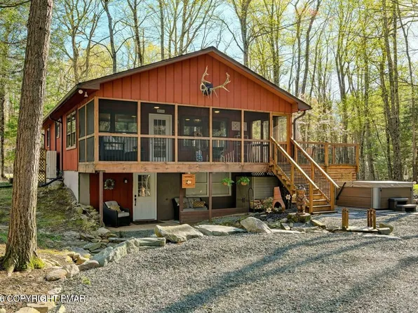 2392 Overlook Ln, Pocono Pines, PA 18350