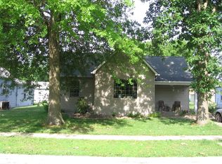 650 Louis St, Beckemeyer, IL 62219