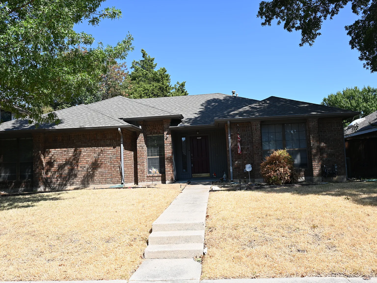 3 bed, 1439 sqft, $2,400 — Photo 1