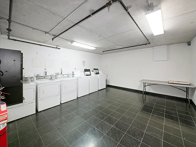 424 E 10th St #3B — Photo 8