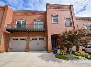 525 Rhine River Ln, Washington, MO 63090