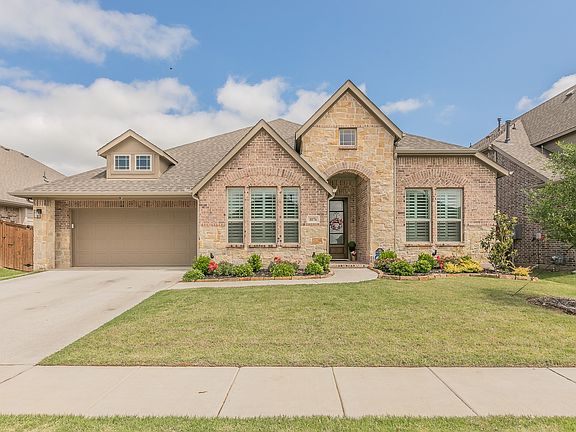 3rd image of 1076 Fleetwood Dr