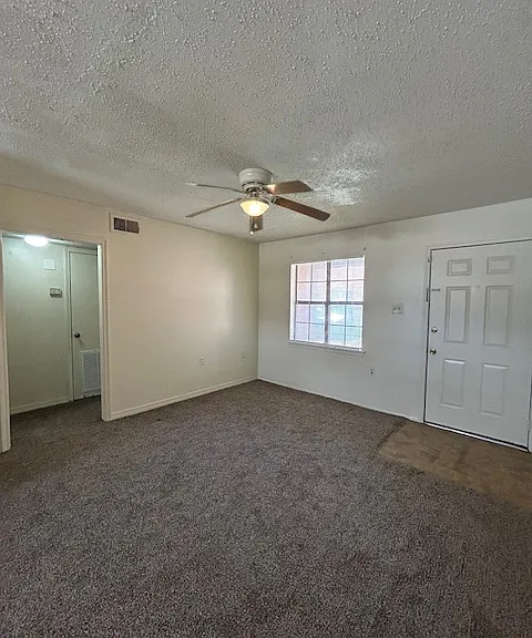1506 Delplaza Dr #B — Photo 11