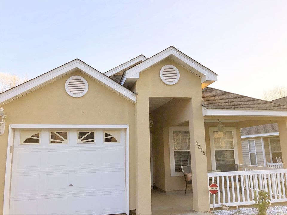 1st image of 3223 Emerson Ln