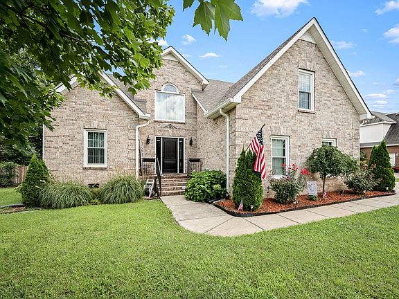 4th image of 3084 Vicwood Dr