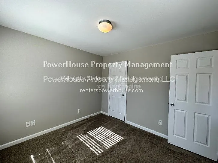 2403 Walnut Tree Ln — Photo 15
