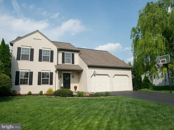 420 Sterling Dr, Red Lion, PA 17356