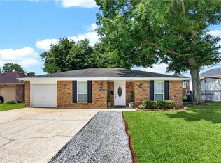 3300 Mount Laurel Dr, Gretna, LA 70056