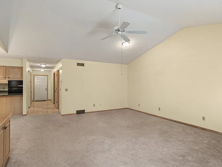 1685 Riva Ridge Dr — Photo 12