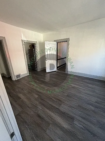 2002 Chesterland Ave #3 — Photo 5