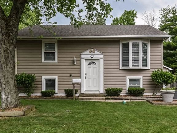4th image of 104 N Elm Ln