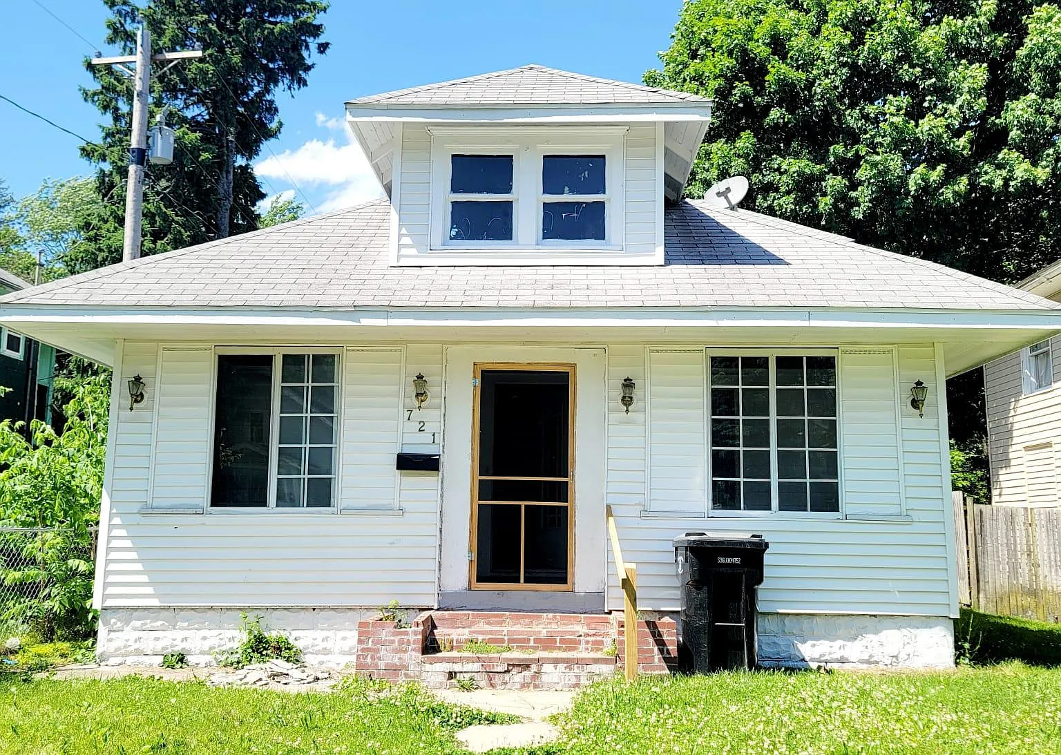 3 bed, 2456 sqft, $1,350 — Photo 1