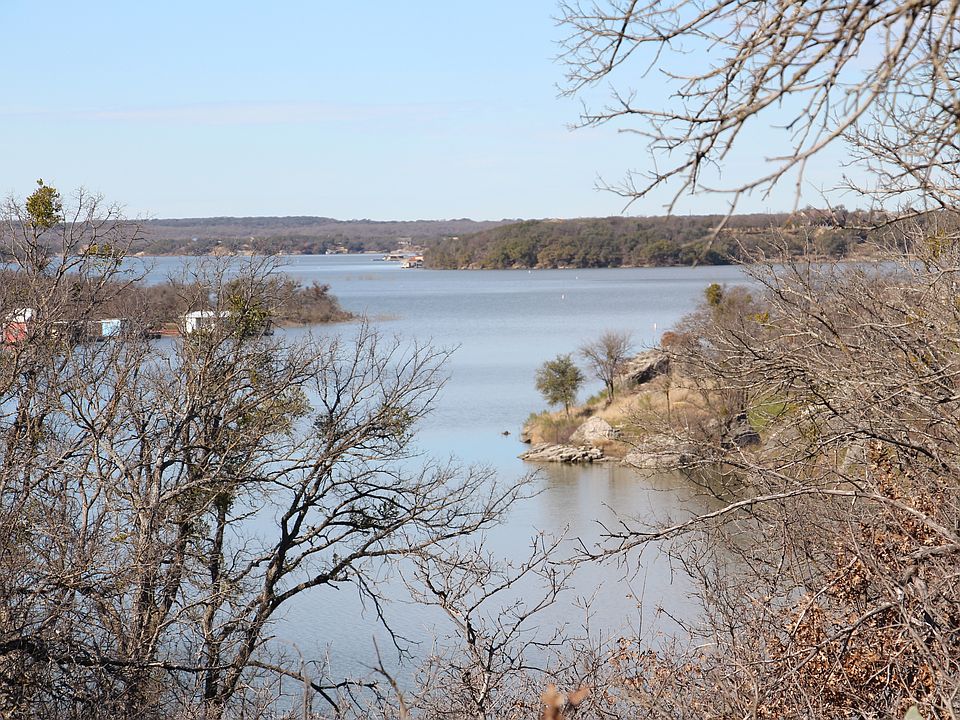 Lakeview in the winter 