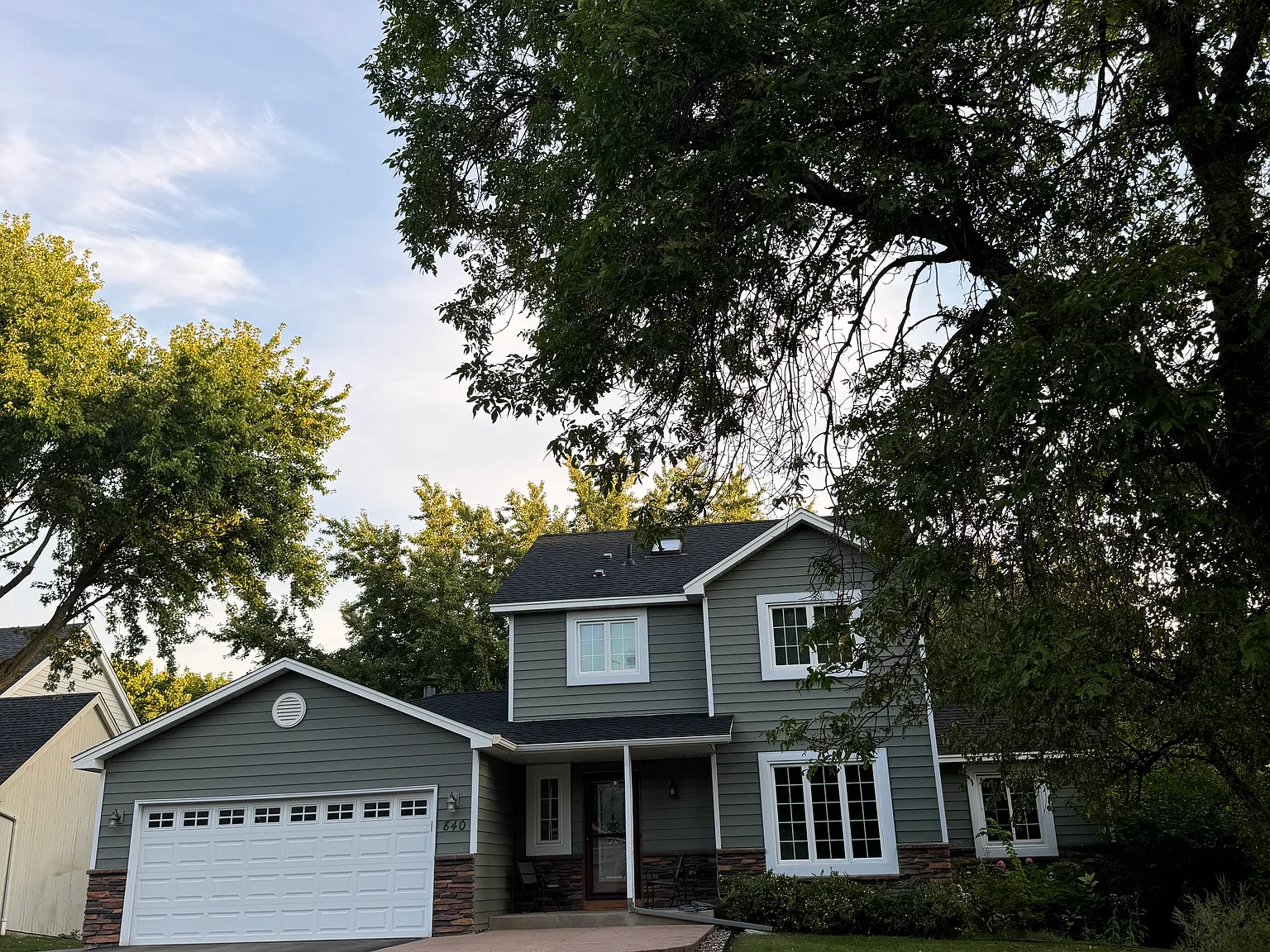 4 bed, 2600 sqft, $3,450 — Photo 2
