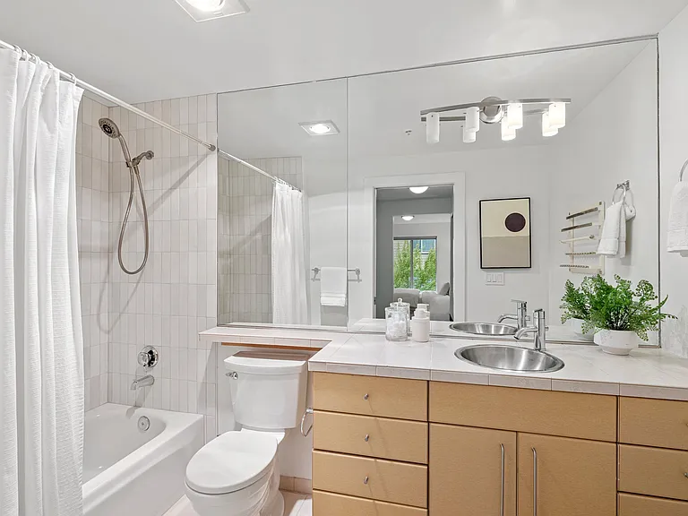 1550 Eastlake Ave E #404 — Photo 13
